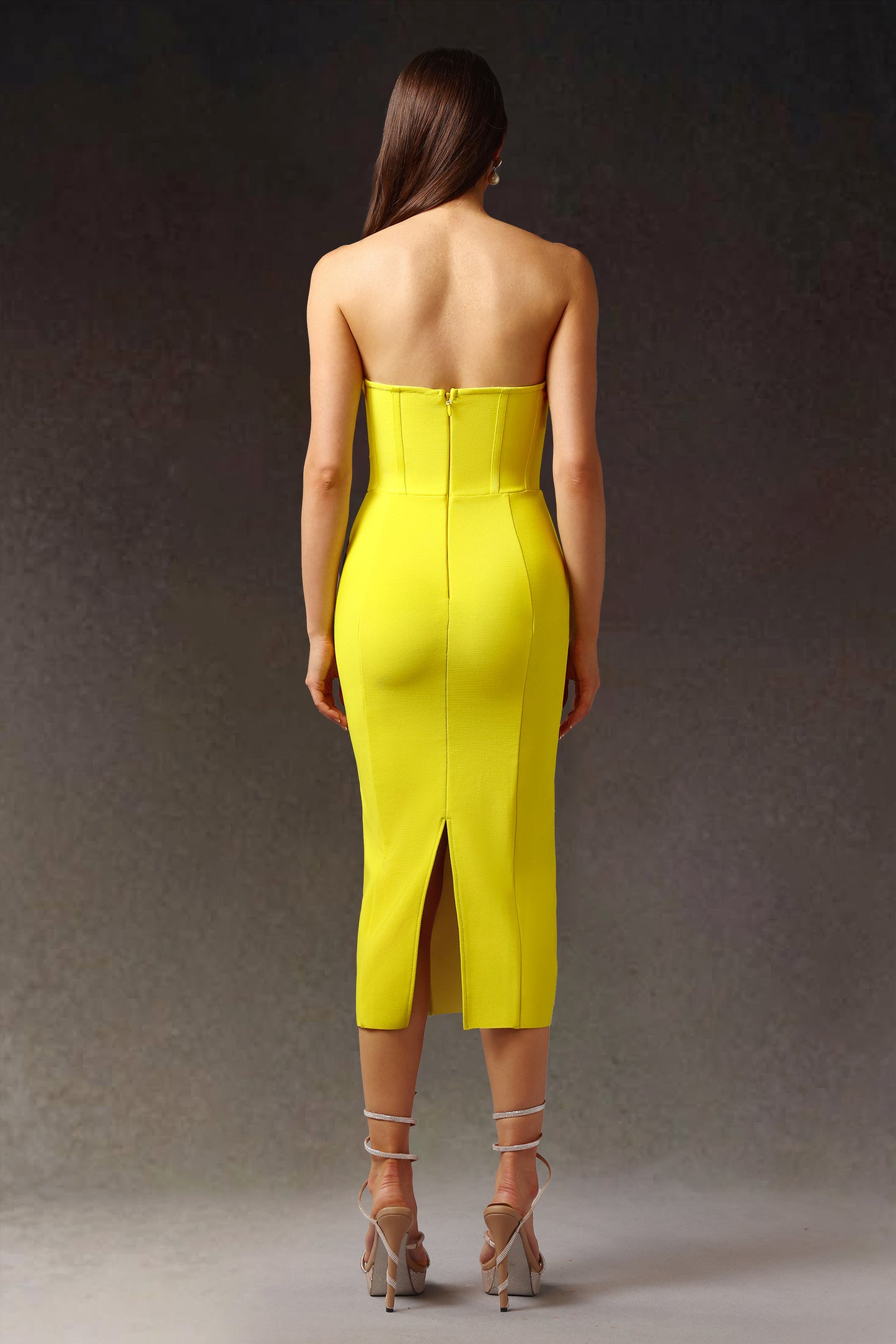 Suku ärmelloses Midikleid mit Fischgrätenmuster und Bandagen