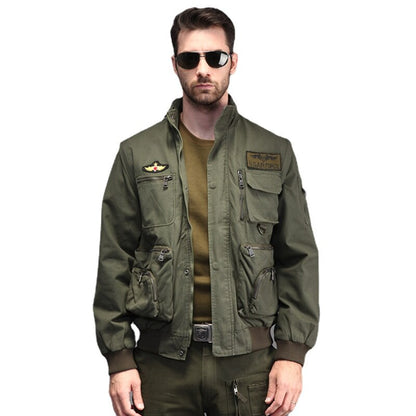 As mangas removíveis de homens verdes